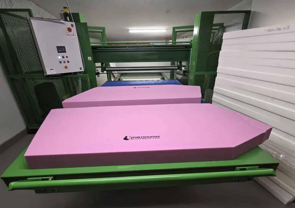 mousse pour bateau près de Bessan